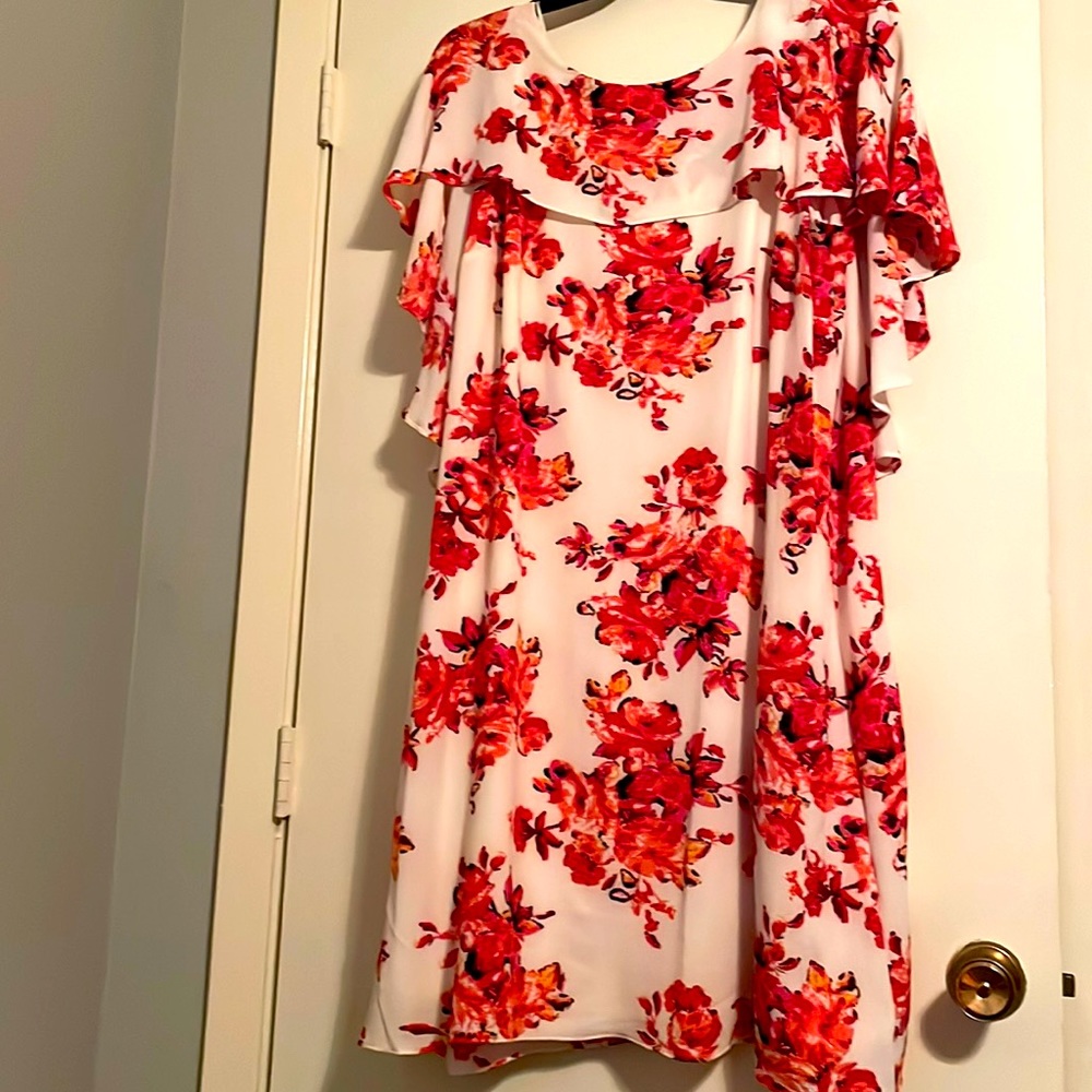 Floral white draped shoulder dress size 22w